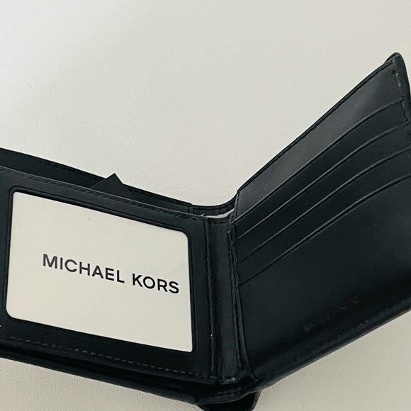 NWT Michael Kors Cooper Bifold Wallet and Passcase with ID window - Picture 7 of 9